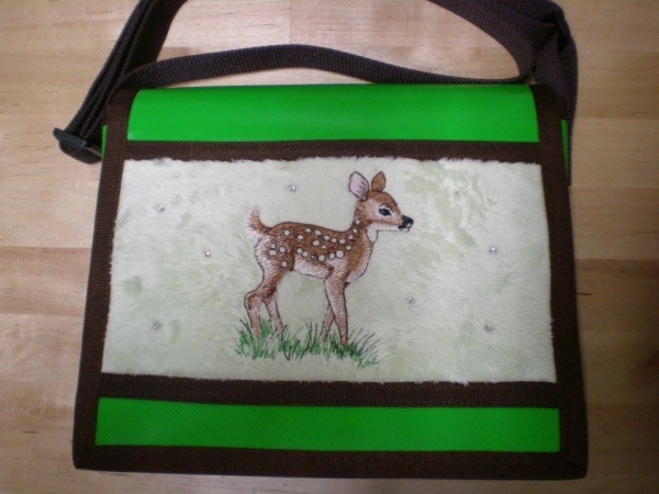 Kindergartentasche mit Bambi Motiv in Hellgrün und Braun für Kindergarten und Kita