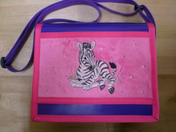 Kindergartentasche mit Zebra Motiv in Violett und Pink für Kindergarten und Kita